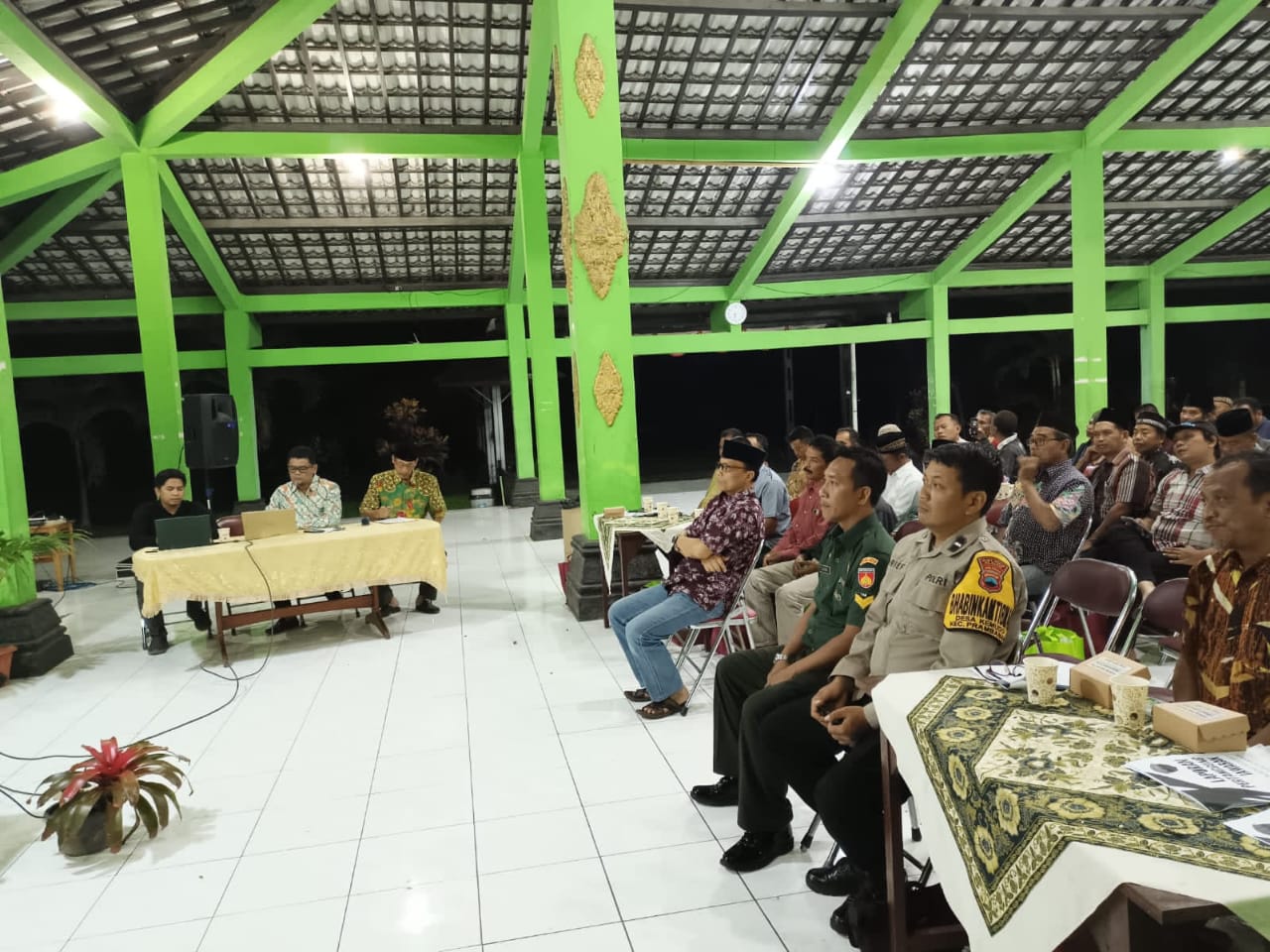 Tingkatkan PADES, Babinsa Koramil Prambanan Hadiri Musdes Bumdes Kemudo