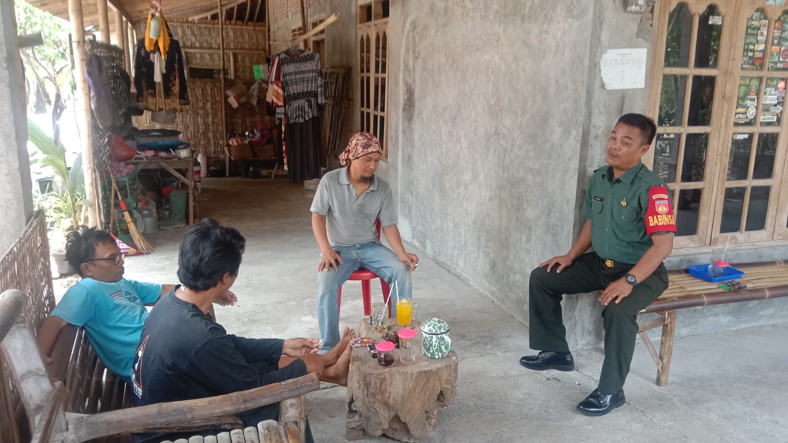Wujudkan Wilayah Aman, Babinsa Wonosari Sambangi Tokoh Masyarakat