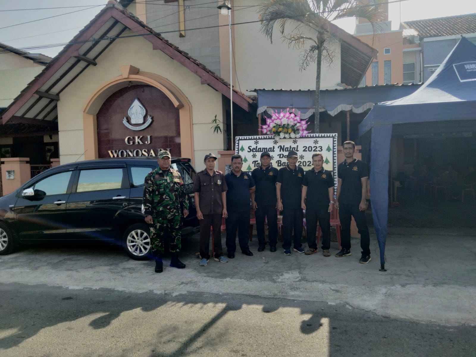 Ibadah Khusus Baptisan Sidi Peneguhan, Babinsa Wonosari Amankan Gereja Desa Binaan