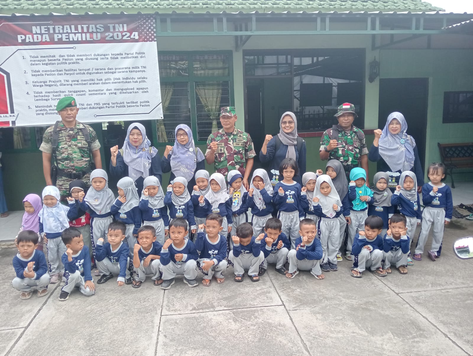 Kunjungan Anak Paud/TK Masithoh 1 Batur Bamin Bakti TNI Ceper Kenalkan Profesi TNI
