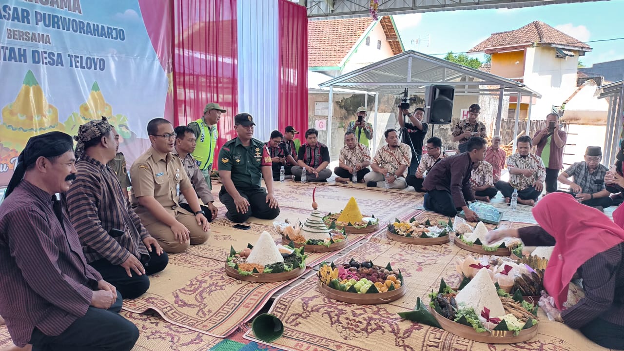 Babinsa Wonosari Hadiri Tasyakuran Pedagang Pasar Di Desa Teloyo