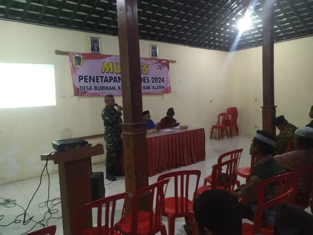 Entaskan Kemiskinan, Babinsa Koramil Cawas Hadiri Musdesus Penetapan KPM BLT Desa Burikan