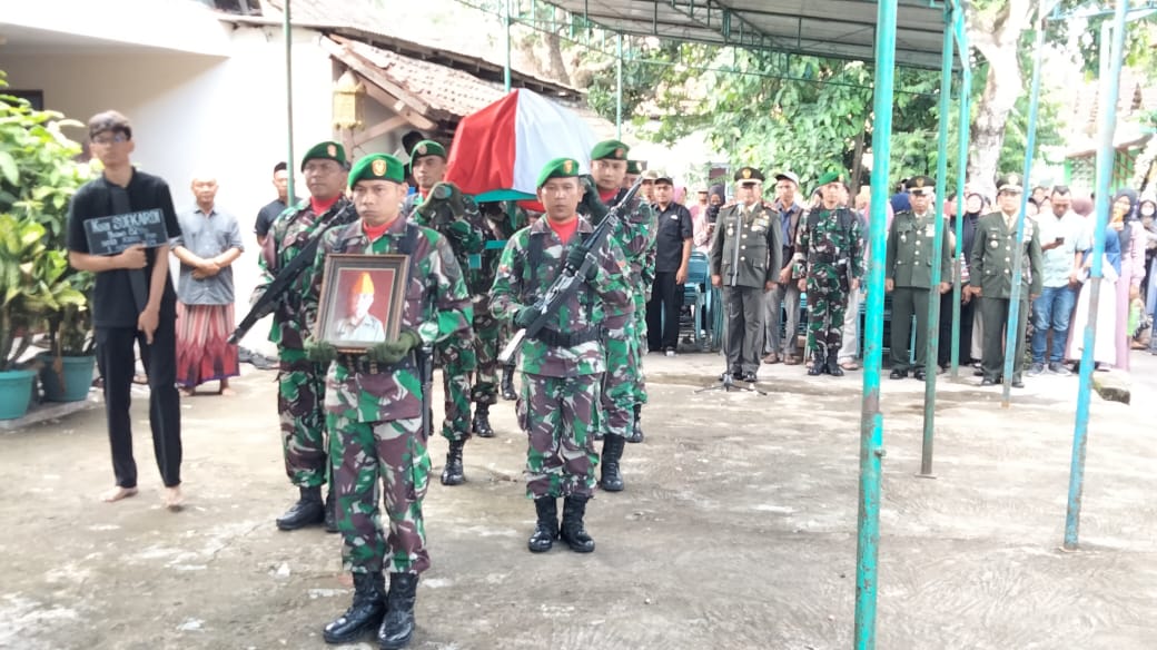 Danramil Prambanan Pimpin Upacara Pemakaman Militer Veteran TNI AD