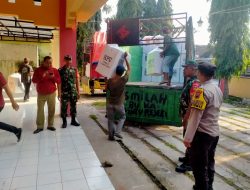 Babinsa Wonosari Bersama Bhabinkamtibmas Amankan Pendistribusian Logistik Pemilu Wilayah Kecamatan Wonosari