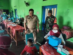 Sukseskan Sub PIN Polio, Babinsa Wonosari Dampingi Pemberian Vaksin Polio Desa Binaan