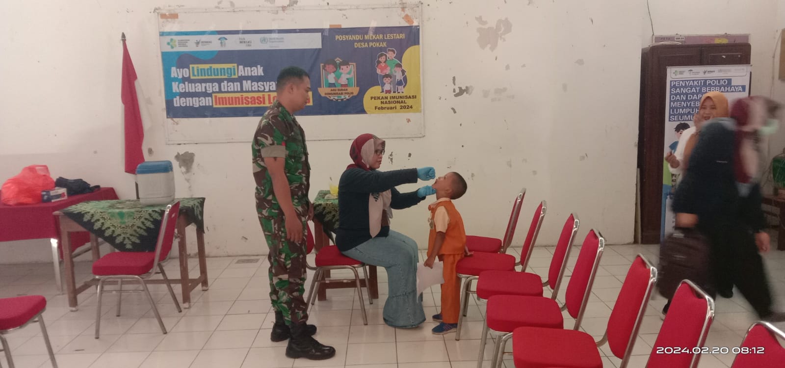 Pemberian Sub Pin Polio Putaran ll, Ini Harapan Babinsa Koramil Ceper