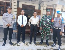 Bersama Bhabinkamtibmas, Babinsa Ceper Amankan Ibadah Jumat Agung Gereja Kerasulan Baru Indonesia (GKBI)