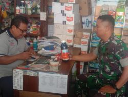 Sambangi Kios Pertanian, Babinsa Ceper Cek Persediaan Pupuk Dan Obat Pertanian