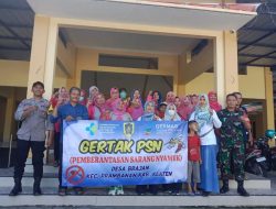 Babinsa Dampingi Petugas Puskesmas Lakukan Gertak PSN