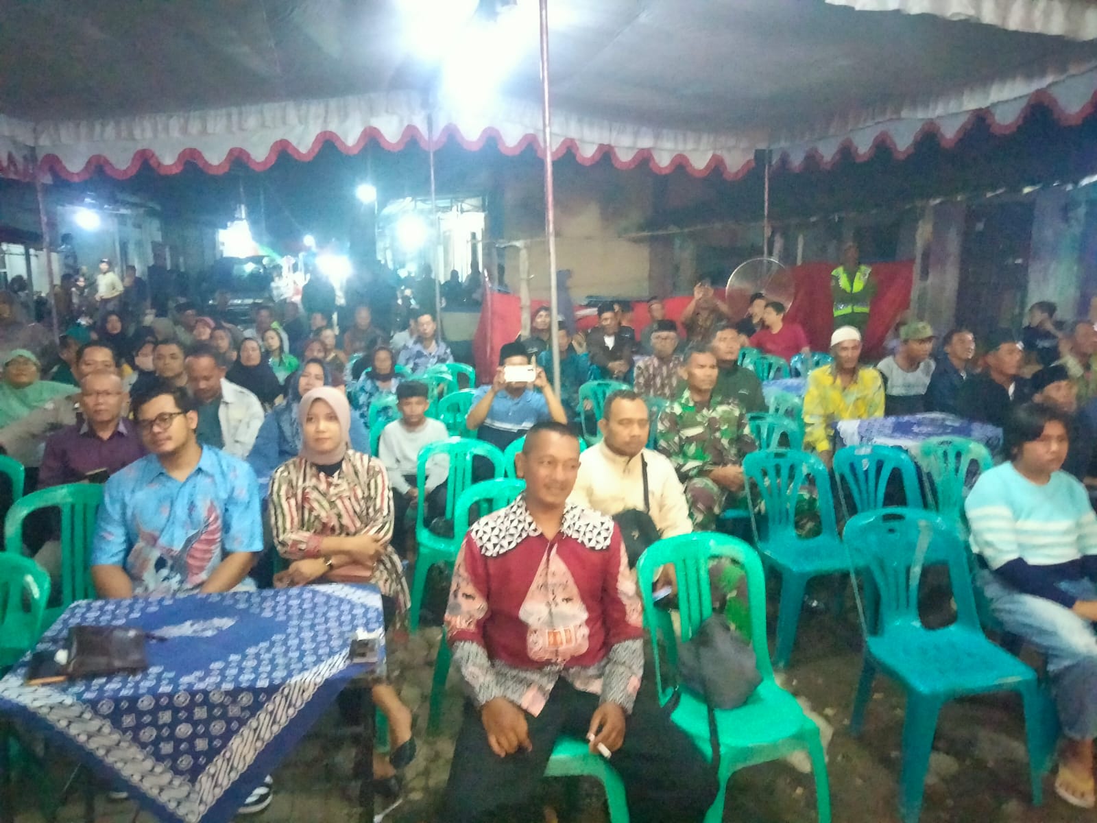 Babinsa Ceper Hadiri Pagelaran Wayang Kulit Dalam Rangka Bersih Desa Mlese