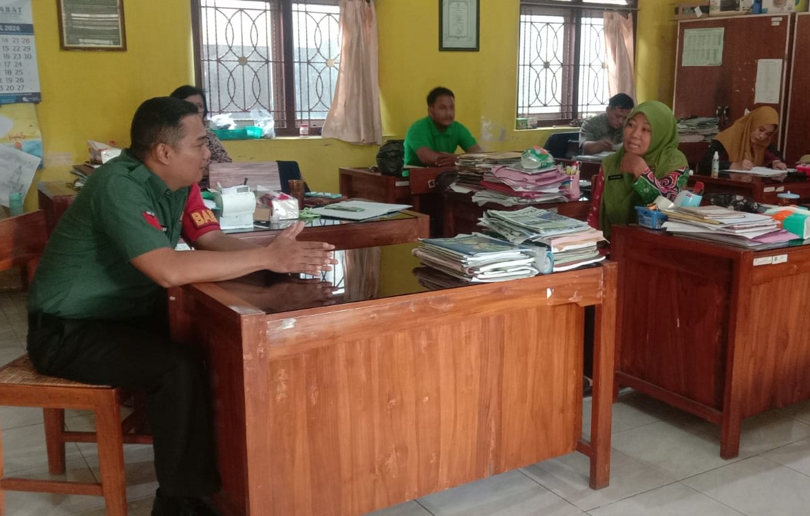 Mendukung Kegiatan Belajar Mengajar, Babinsa Ceper Sambangi SD N 1 Kurung Ceper