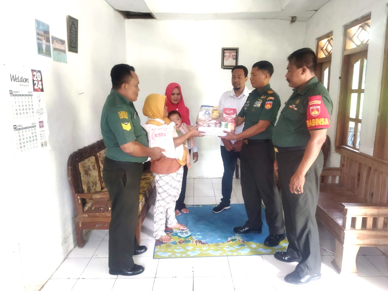 Perbaiki Gizi Anak Stunting, Danramil Juwiring Turun Langsung Salurkan Sembako