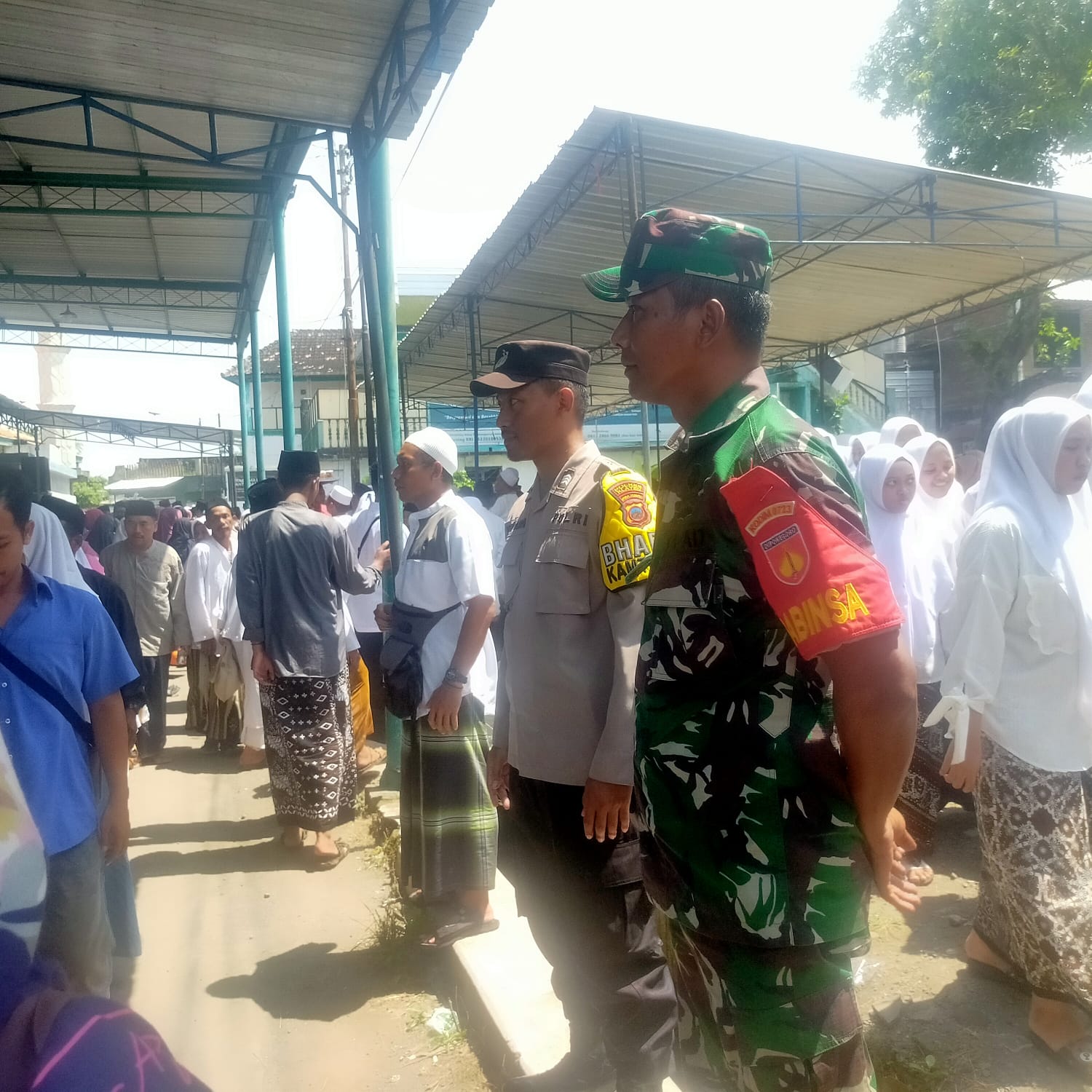 Babinsa Koramil Wonosari Kodim 0723 Klaten Amankan Pengajian Peringatan Haul KH.M Salman Ke-11