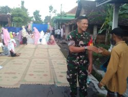 Nyaman Dalam Beribadah Babinsa Kodim Klaten Amankan Sholat Idul Fitri 1445 H Desa Binaan