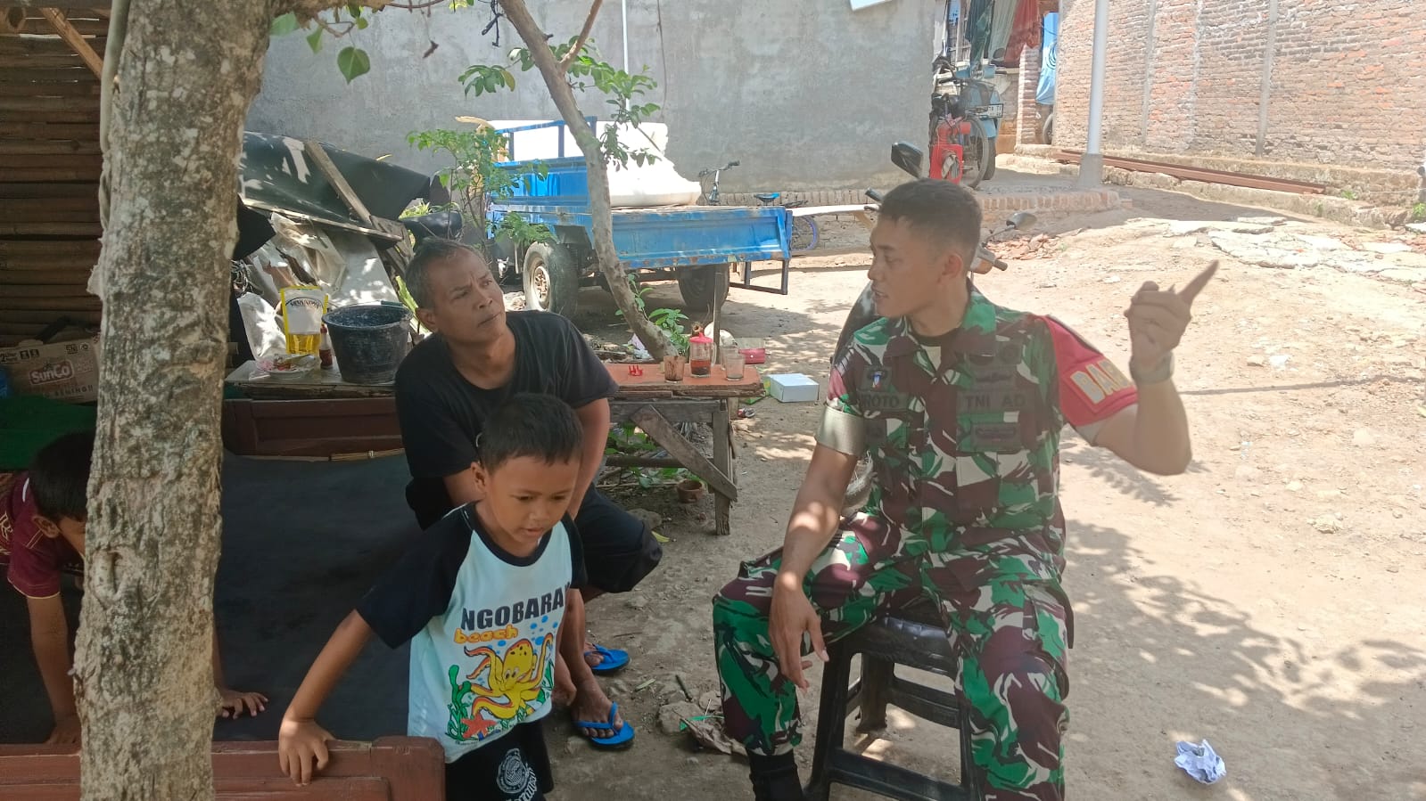 Pererat Hubungan Dengan Warga, Babinsa Koramil Delanggu Jalin Komunikasi Dengan Tokoh Masyarakat