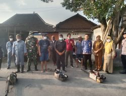 Babinsa Desa Ngreden Dampingi Kegiatan Penyemprotan Fogging Bersama Dinas Kesehatan Klaten