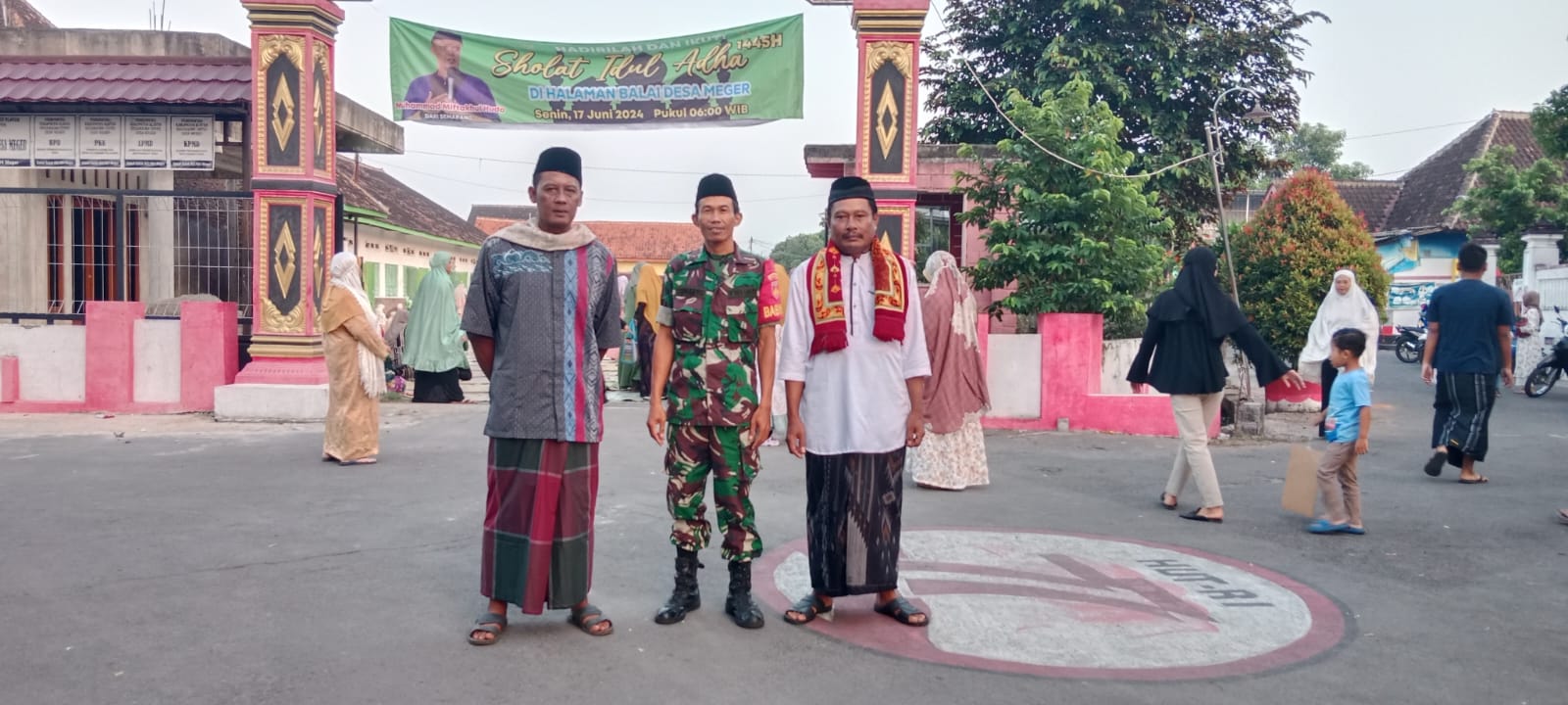 Babinsa Koramil Ceper Beri Rasa Aman Dan Nyaman Saat Sholat Idul Adha 1445 H