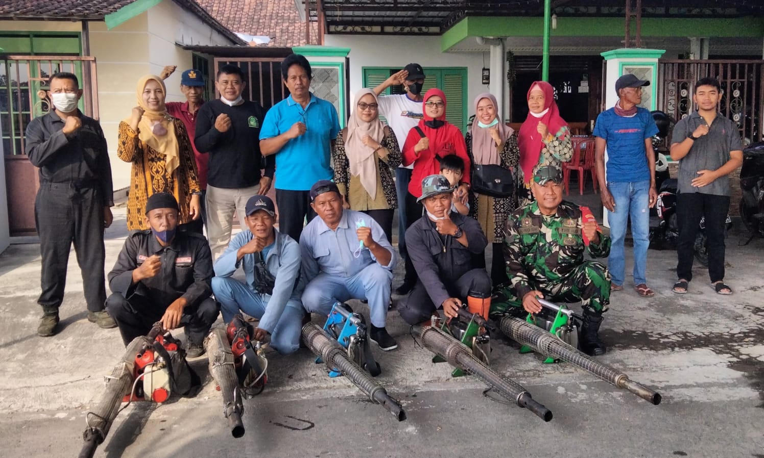 Berantas Nyamuk, Babinsa Koramil Wonosari Dampingi Fogging Bersama Dinas Kesehatan Kabupaten Klaten