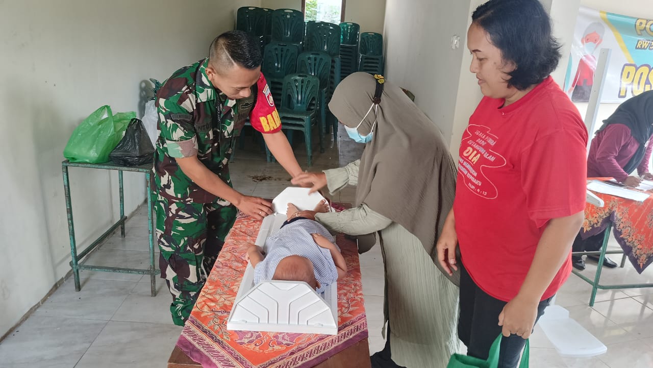 Babinsa Dampingi Posyandu, Konsistensi Dalam Meningkatkan Taraf Kesehatan Balita