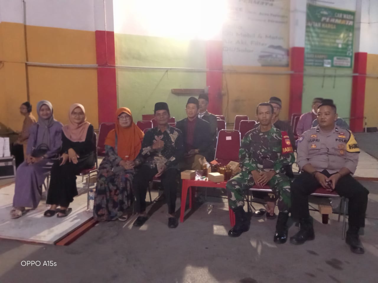 Peringati 1 Muharram 1446 Babinsa Desa Kingkang Hadiri Pagelaran Wayang