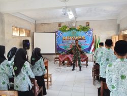 Peltu Agus Subagyo Bersama Babinsa Koramil Wonosari Beri Binwanwil Di MTS Al Manshur Popongan