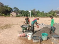 Koptu Suyono Dampingi Pembuatan Talud Lapangan Bola Desa Sidowarno, Ini Katanya