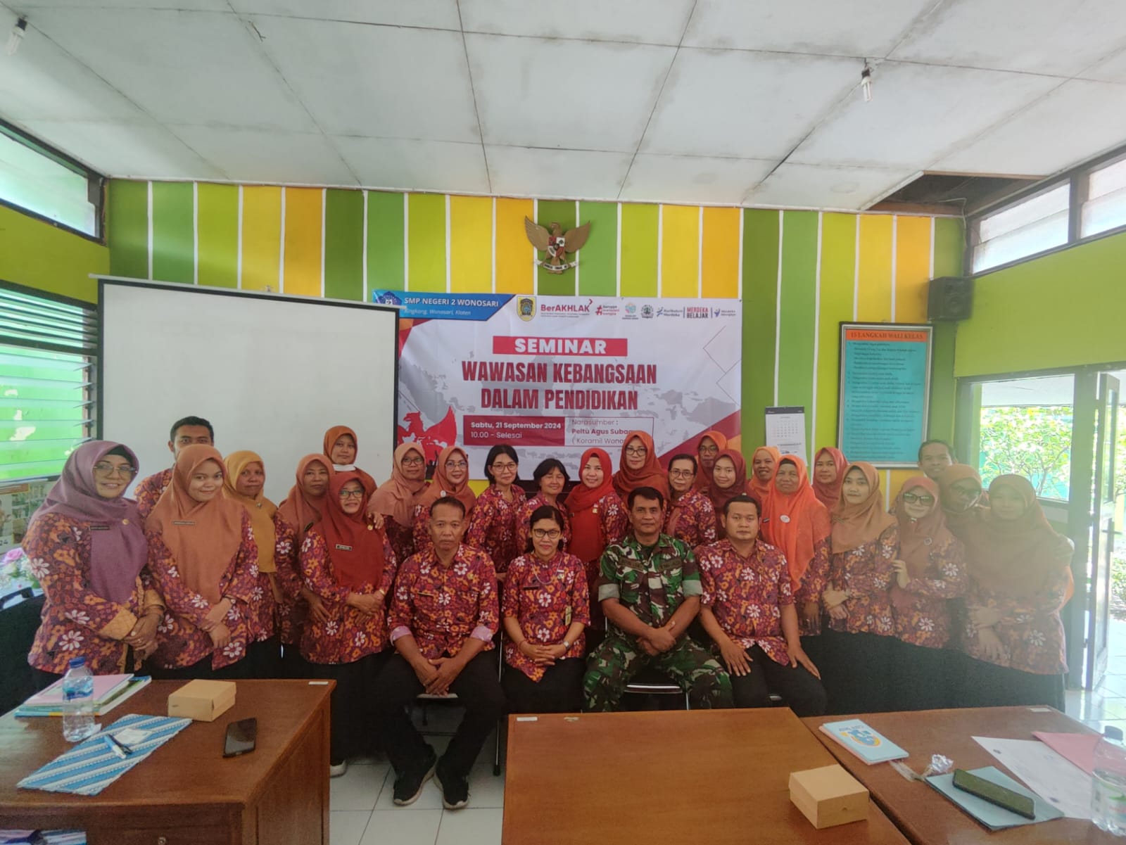 Tanamkan Cinta Tanah Air, Bati Tuud Koramil 22 Wonosari Beri Wasbang Pendidikan Di SMPN 2 Wonosari