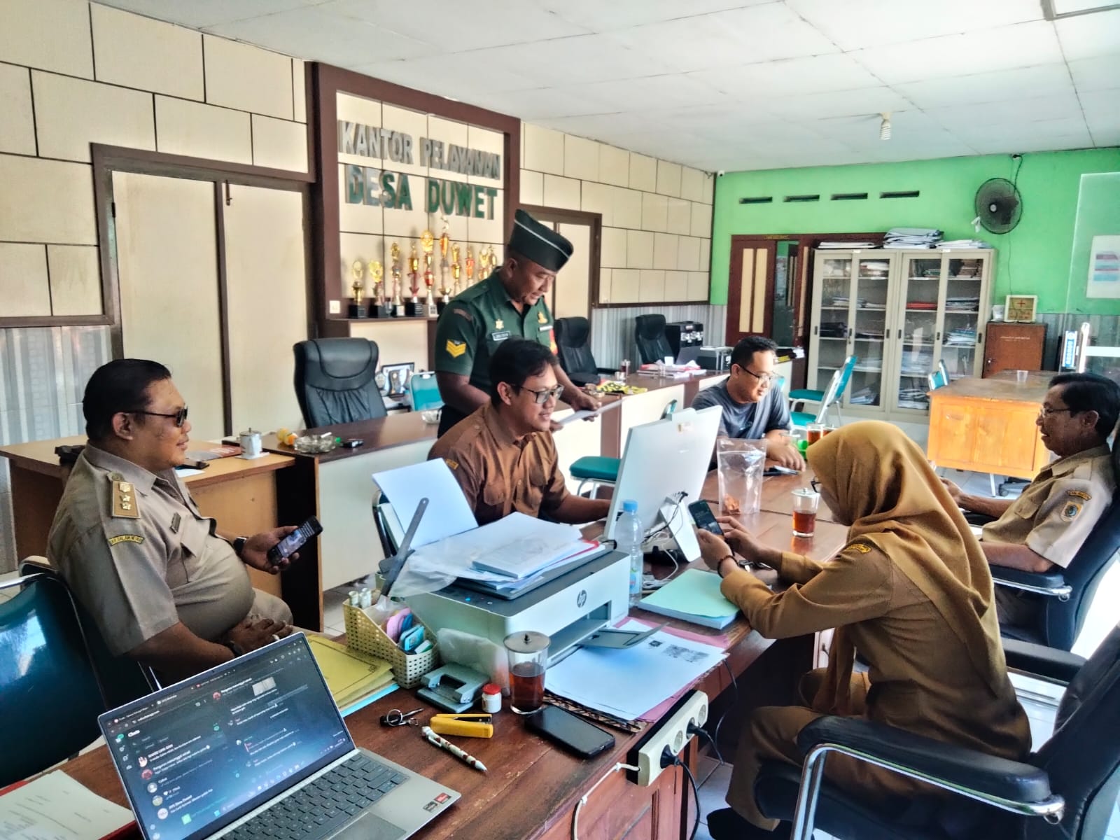 Babinsa Wonosari Silaturahmi Dan Jalin Komsos Dengan Perangkat Desa Duwet, Ini Katanya