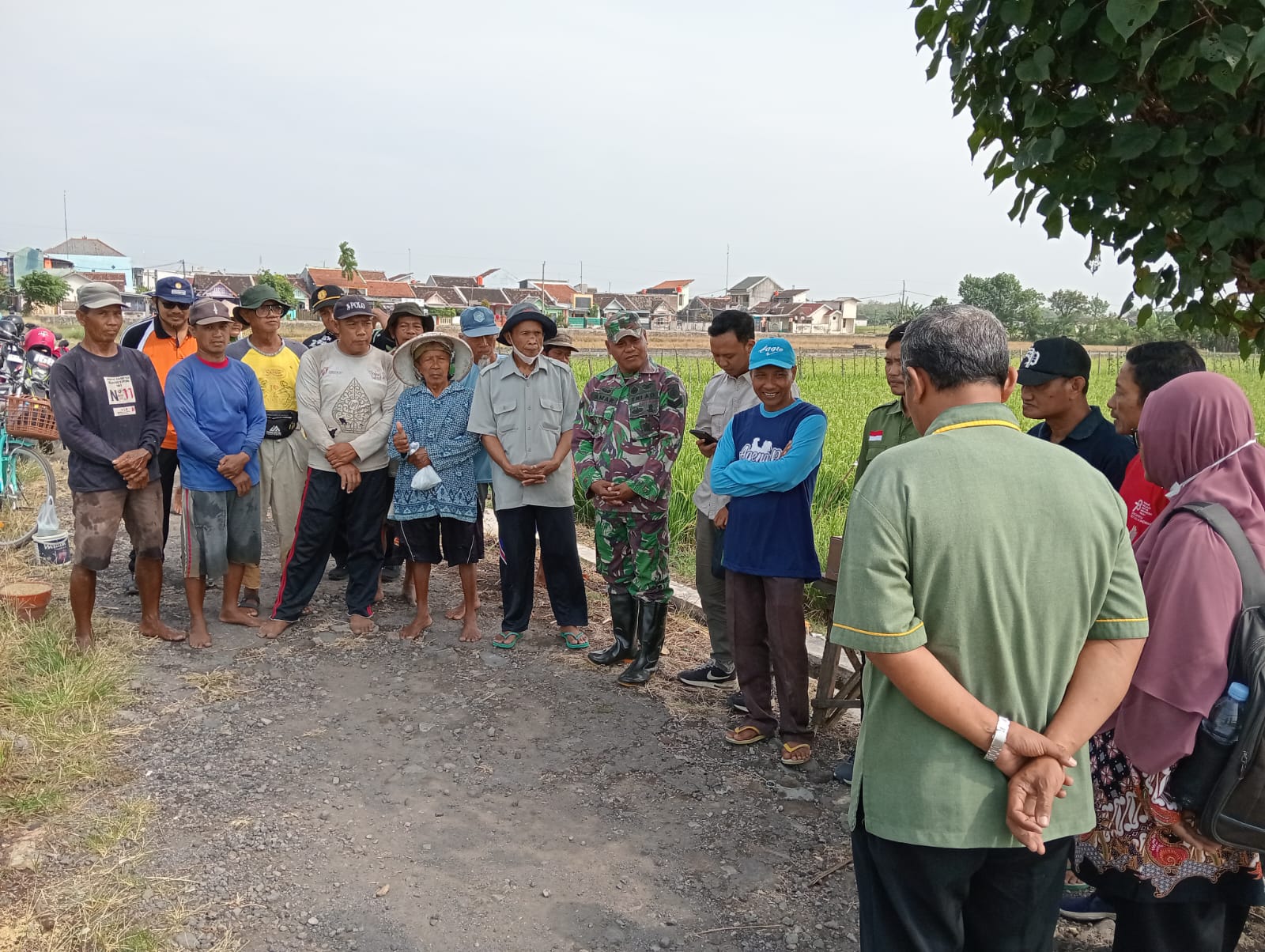 Babinsa Desa Wadunggetas Hadiri Pertemuan Poktan Rukun Tani Bahas Pengendalian Hama Tikus