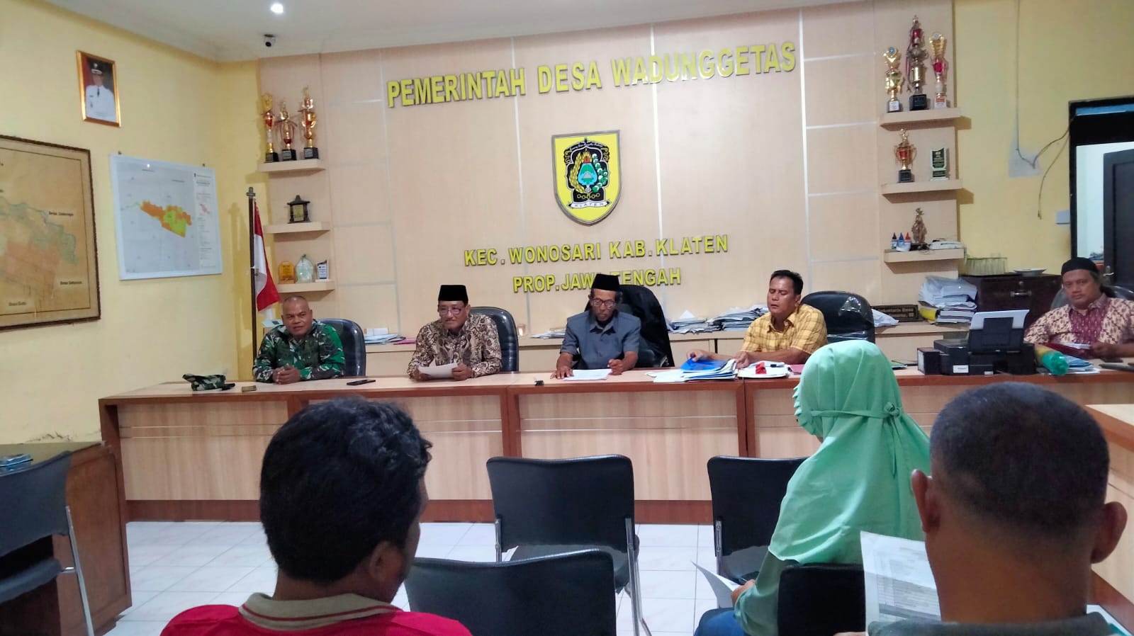 Hadiri Pembahasan APBDes Perubahan 2024 Desa Wadunggetas Klaten, Ini Harapan Babinsa