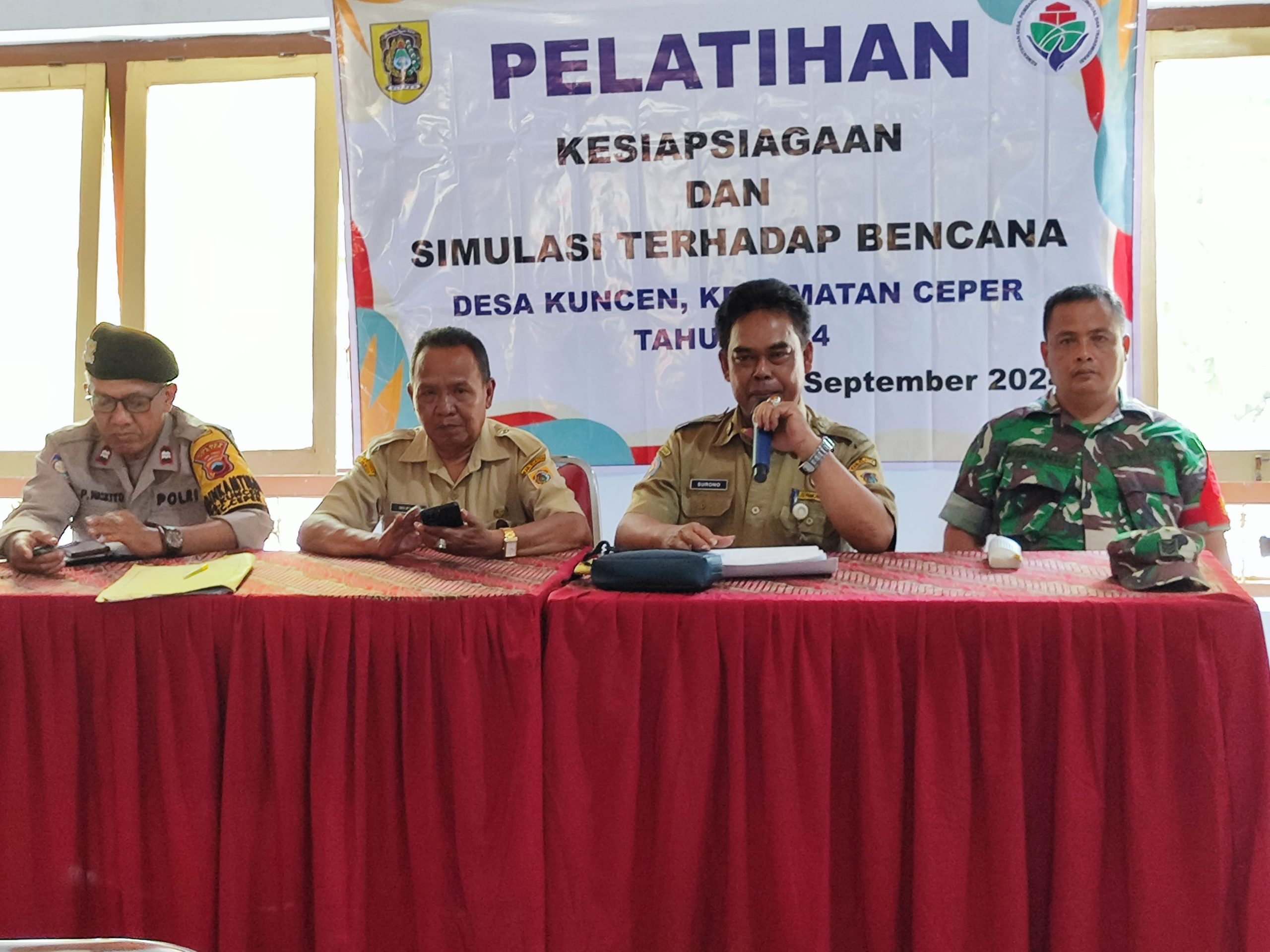 Babinsa Kodim Klaten Hadiri Pelatihan Kesiapsiagaan Tanggap Bencana Linmas Desa Kuncen