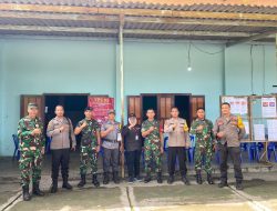 Babinsa Koramil Wonosari Dan Bhabinkamtibmas Bersinergi Dengan Linmas Amankan TPS Pilkada Serentak 2024 Kecamatan Wonosari Klaten