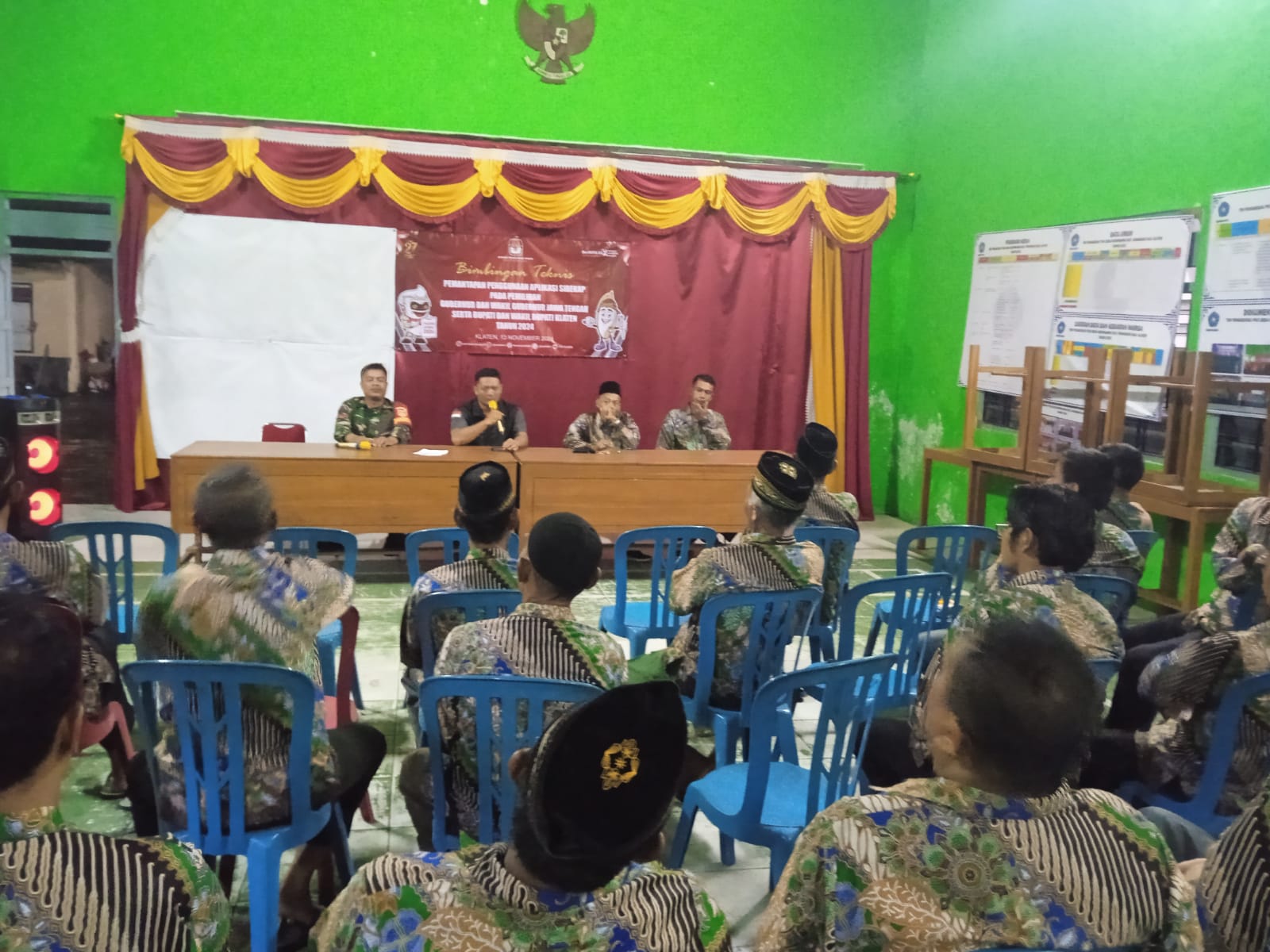 Babinsa Wonosari Klaten Hadiri Rapat Koordinasi Linmas Desa Sidowarno, Persiapan Pilkada Serentak 2024