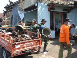 Kodim Klaten, Polres, BPBD Dan Warga Gelar Karya Bakti Bersih-Bersih Di Desa Tambong Wetan