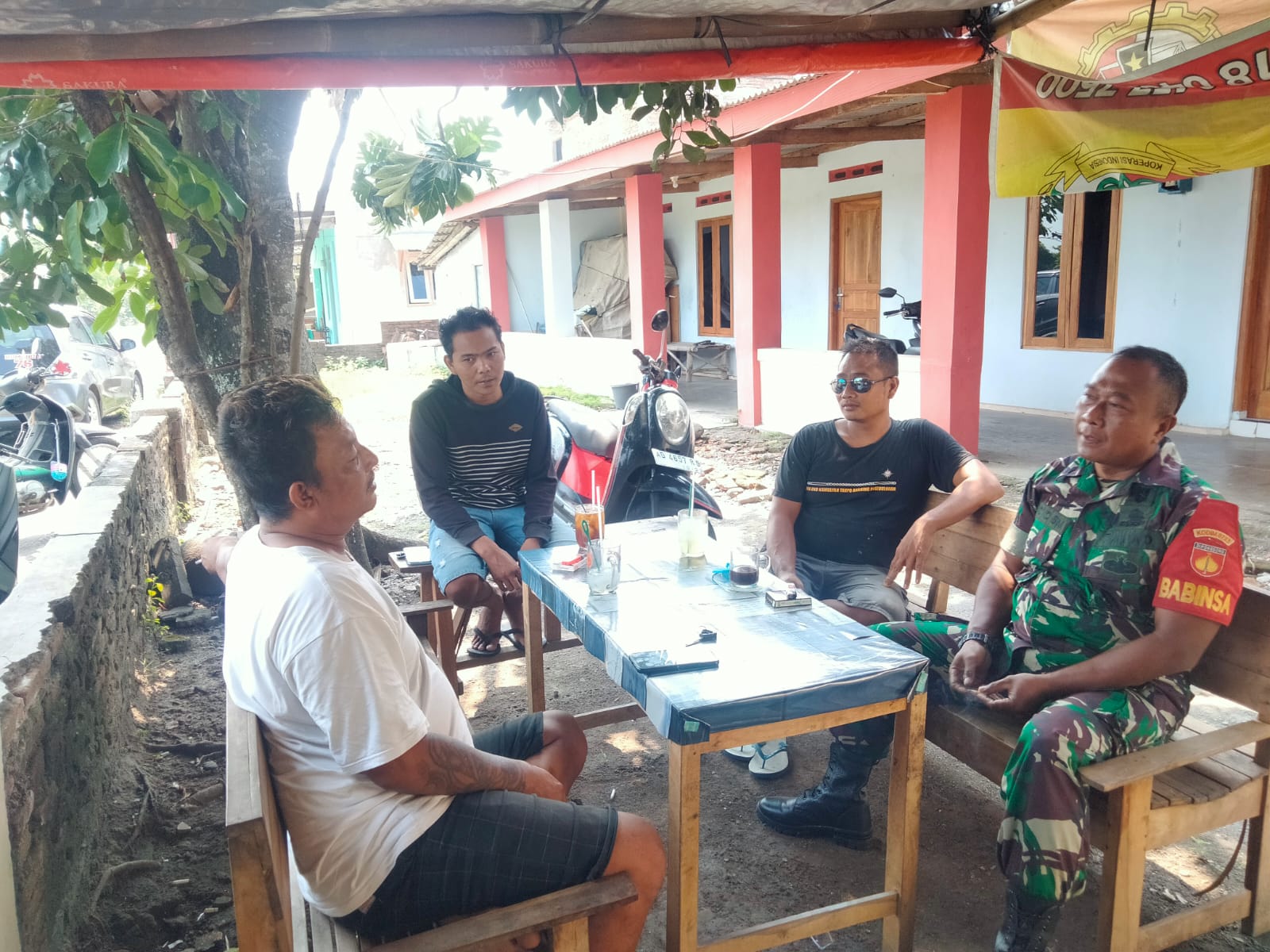 Babinsa Wonosari Klaten Sambangi Tokoh Pemuda Ciptakan Wilayah Aman Dan Kondusif