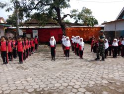 Bati Bhakti TNI Koramil Tulung Berikan Wasbang Siswa SDN 1 Tulung, Ini Harapnya