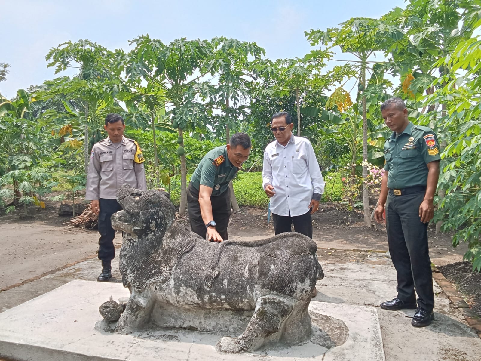 Danramil Wonosari Pengecekan Situs Sejarah Di Desa Tegalgondo Klaten