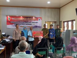 Penyaluran BLTDD Desa Tegalampel Karangdowo Kabupaten Klaten, Babinsa Dampingi Penyalurannya