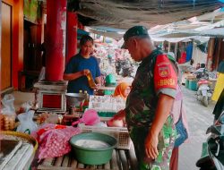 Cek Harga Sembako, Anggota Koramil 20/Cawas Sambangi Pasar Masaran Cawas Klaten
