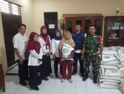 Monitoring Babinsa Desa Ketandan Pada Penyaluran Bantuan Pangan Nasional (Bapanas)