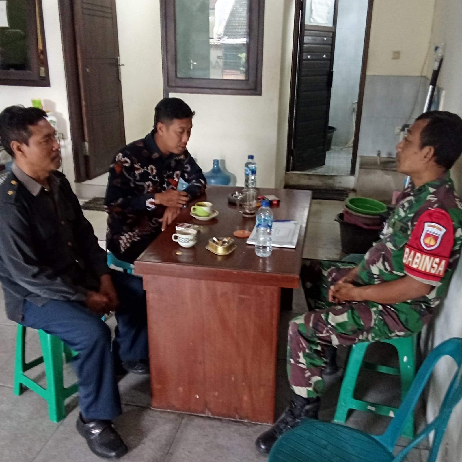 Jelang Tahun Baru, Babinsa Desa Belang Wetan Klaten Sambangi Warga Dan Tokoh Masyarakat