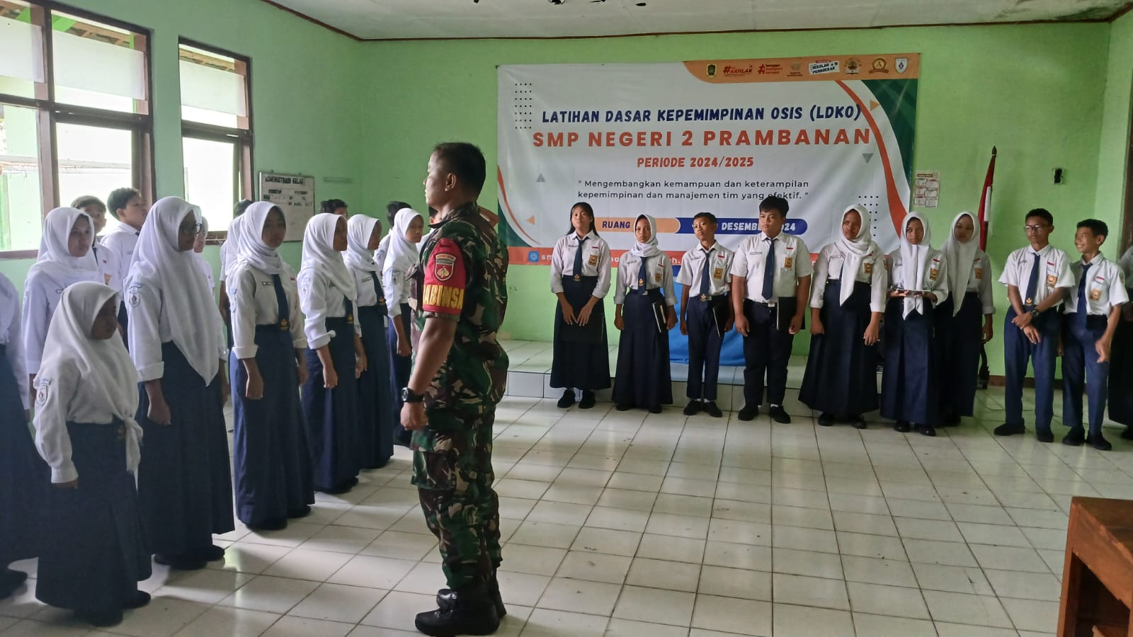 Bentuk Karakter, Anggota Koramil 09/Prambanan Latihan Dasar Kepemimpinan OSIS SMP Negeri 2 Prambanan Klaten
