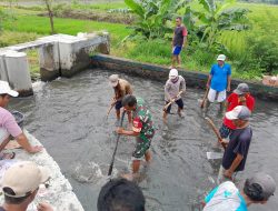 Bersihkan Irigasi Bersama Petani Di Desa Sekaran, Lancarkan Distribusi Air Optimalkan Hasil Pertanian
