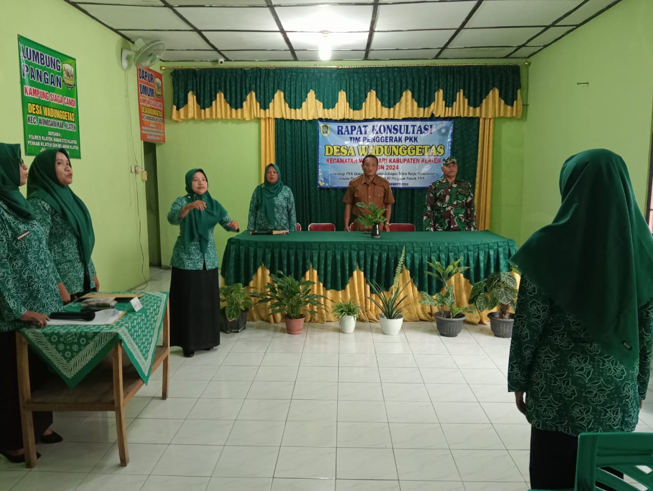 Babinsa Koramil Wonosari Hadiri Rapat Konsultasi Tim Penggerak PKK Desa Wadunggetas Klaten, Sampaikan ini