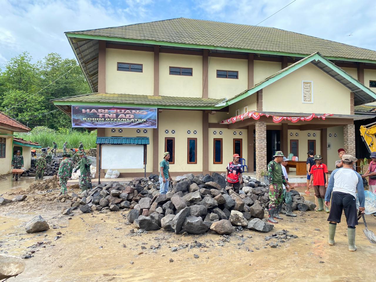 Kodim 0723/Klaten Karya Bakti Bersama Masyarakat Dalam Rangka Peringatan Hari Juang Kartika (HJK)