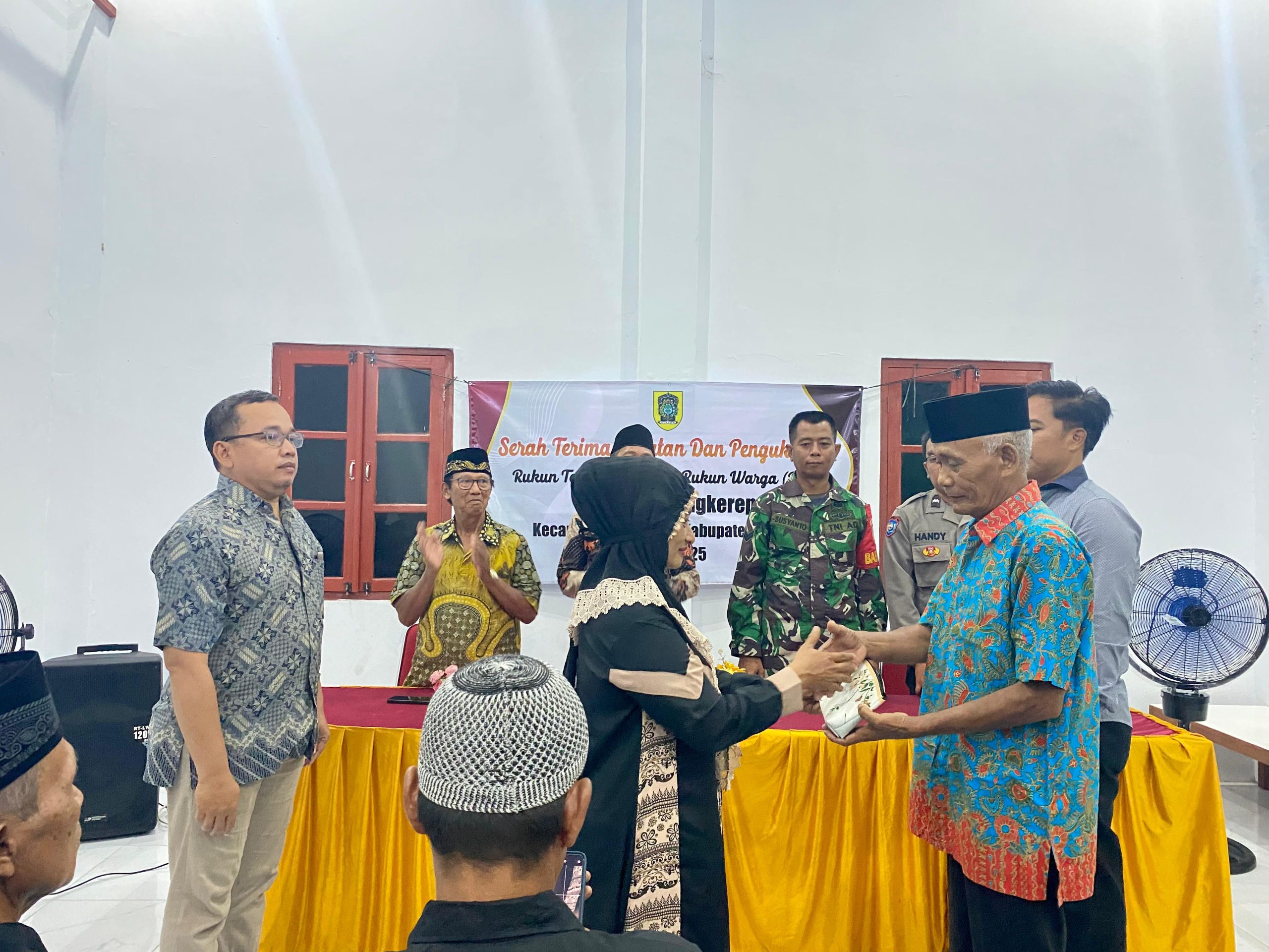 Hadiri Pelantikan Ketua RT/RW Desa Lumbung Kerep Klaten, Ini Pesan Babinsa Koramil Wonosari