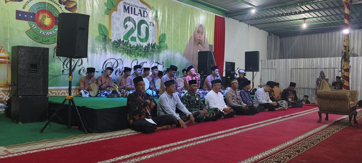 Eratkan Silaturahmi, Danramil 22 Wonosari Hadiri Pengajian Akbar Milad ke-20 Ponpes At Ta’awun Wonosari Klaten