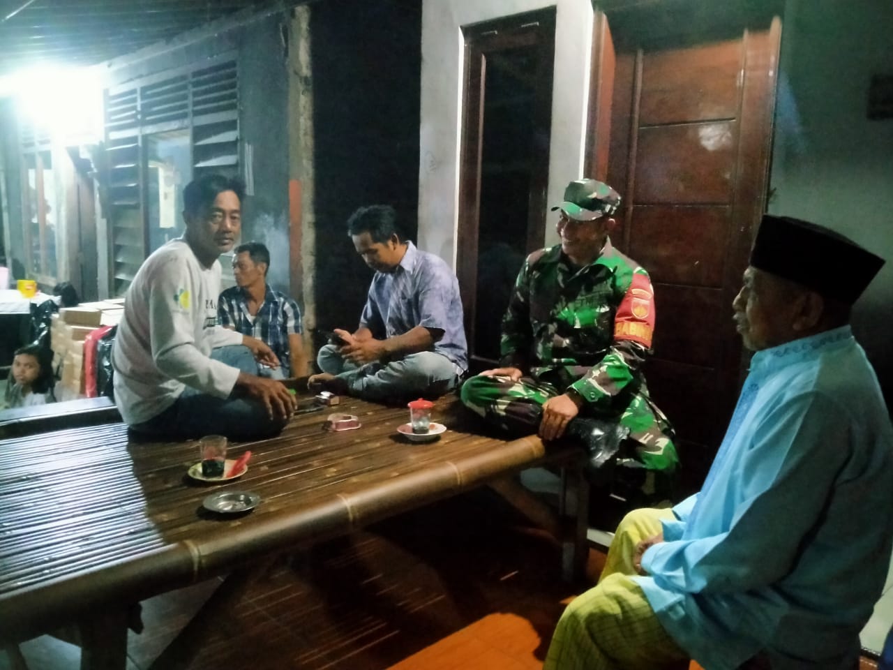 Patroli Malam, Babinsa Koramil Kota Klaten Ciptakan Keamanan Dan Kondusifitas Wilayah Binaan