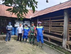 Antisipasi Penyakit Hewan Ternak, Babinsa Koramil Wonosari Dampingi Posyandu Hewan Ternak Desa Jelobo Klaten