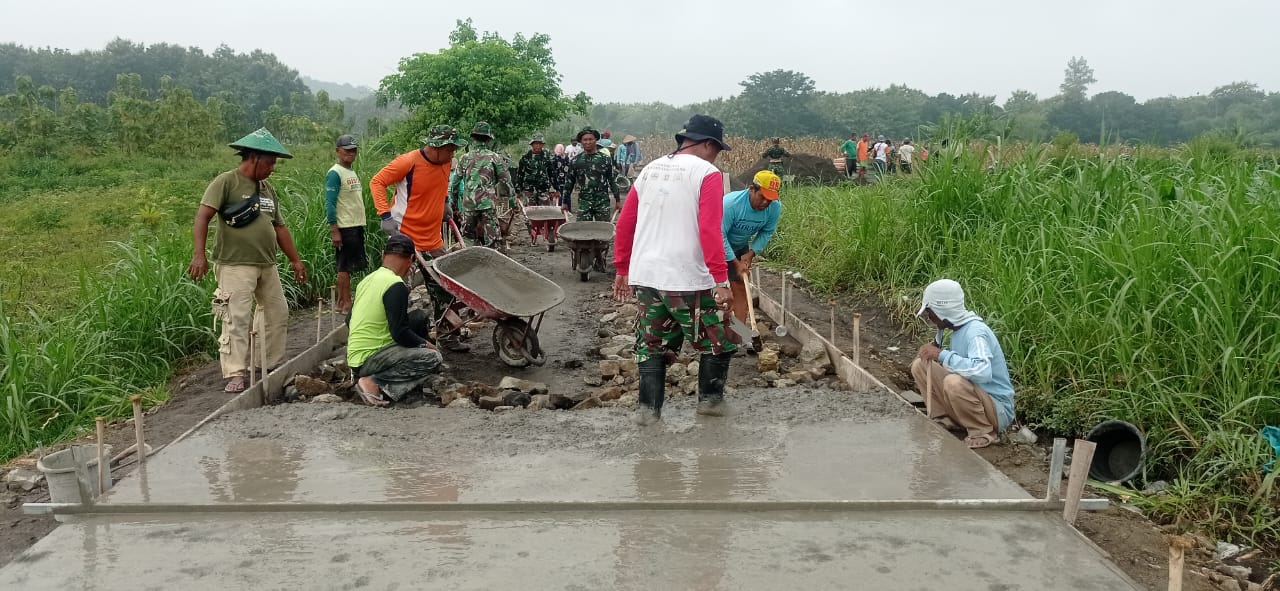 Meskipun Puasa, Kegiatan TMMD Sengkuyung Tahap I Desa Krakitan Bayat Kabupaten Klaten Terus Digarap